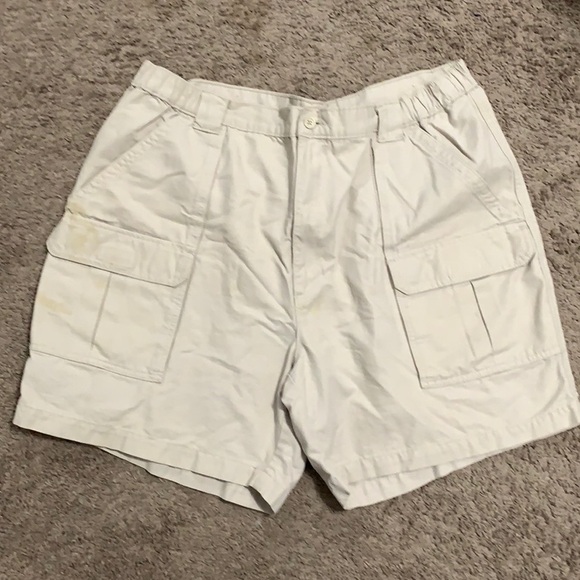 Women’s Stone color cargo shorts W42 gr8 condition - Picture 1 of 4